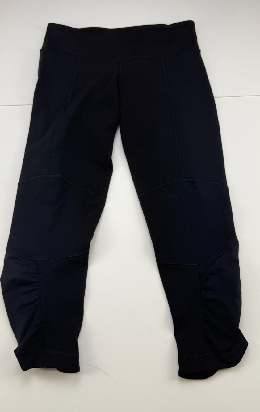 Lululemon Gather & Crow Crop Leggings Womens 6 Black Ruched Capri Yoga